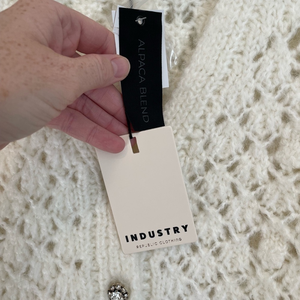 NWT INDUSTRY REPUBLIC V-Neck Button Front Knit Cardigan size Medium - Picture 3 of 6